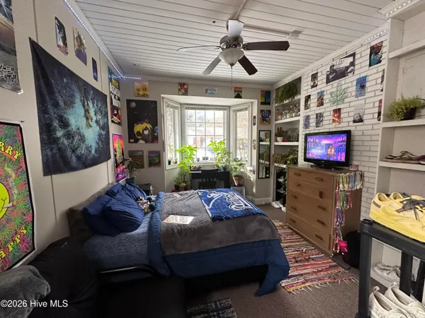 $2,500 | 102 North Meade Street, Greenville, NC 27858