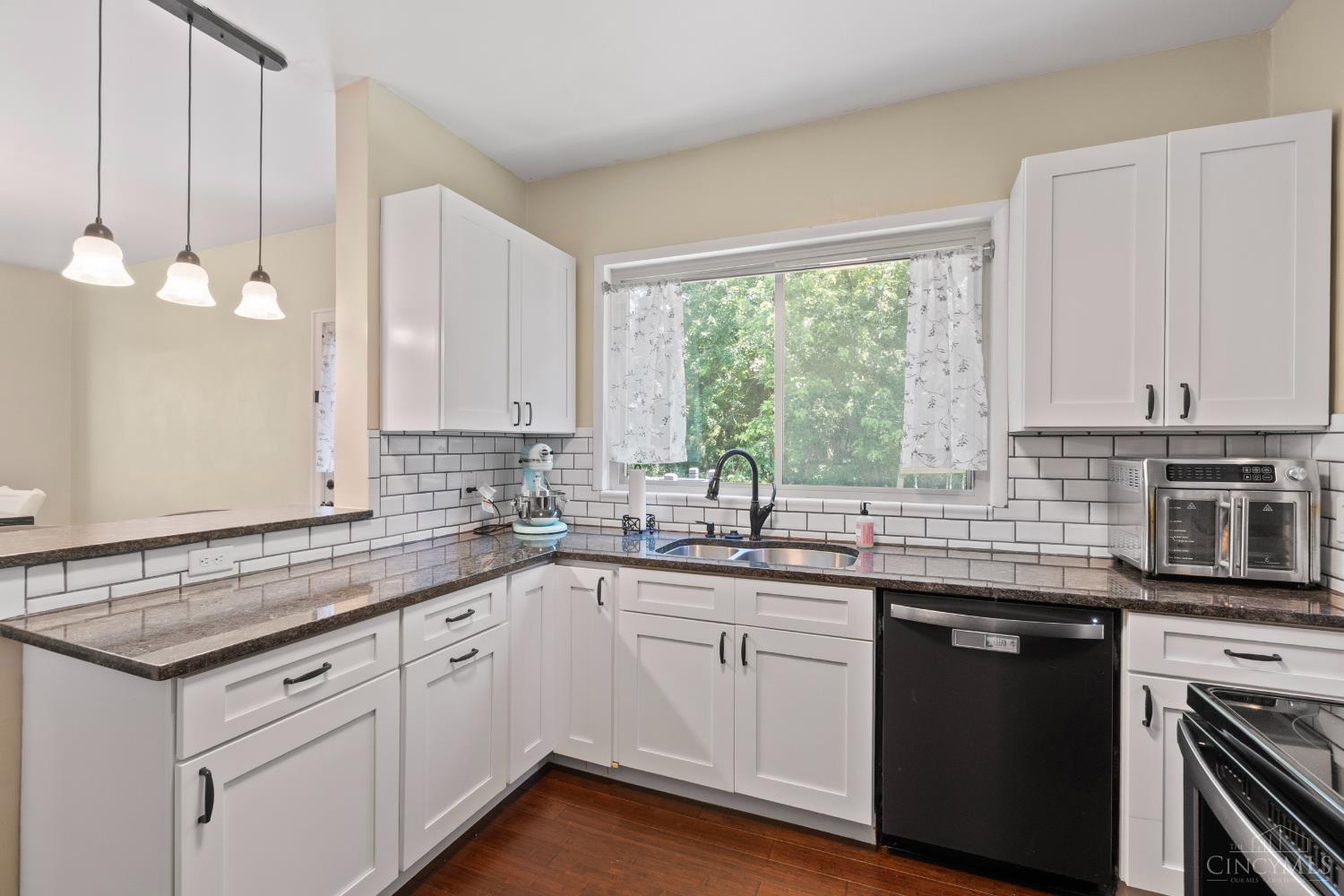 6424 Montgomery Road Cincinnati, OH 45213 - Photo 10 of 46