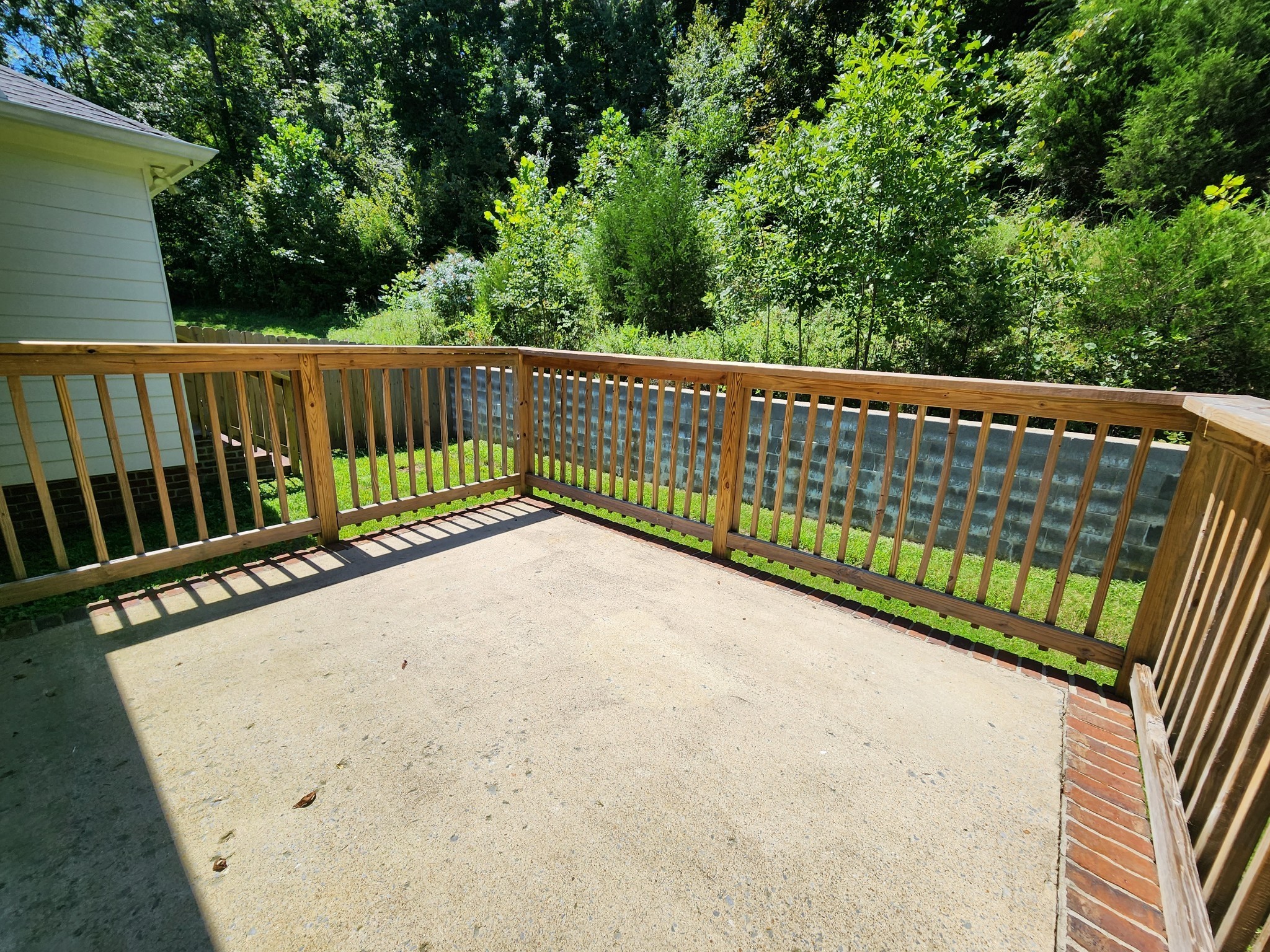 1415 Williamson Road, Unit B Goodlettsville, TN 37072 - Photo 16 of 18 a view of a roof deck