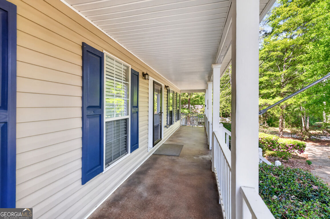 526 Oxford Ridge Winder, GA 30680 - Photo 4 of 30 Gallery Image 4
