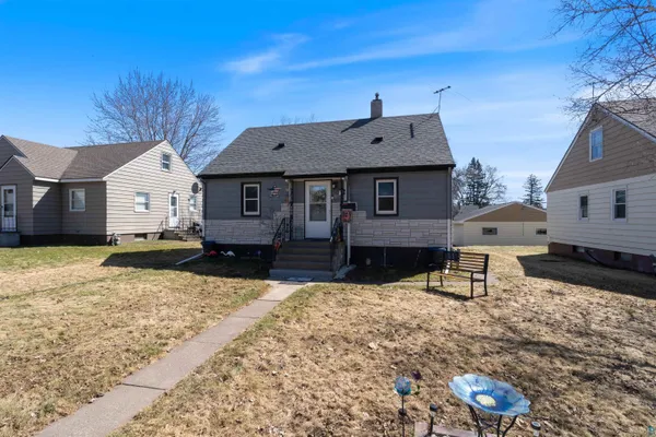 $189,900 | 28 North 66th Avenue West, Duluth, MN 55807