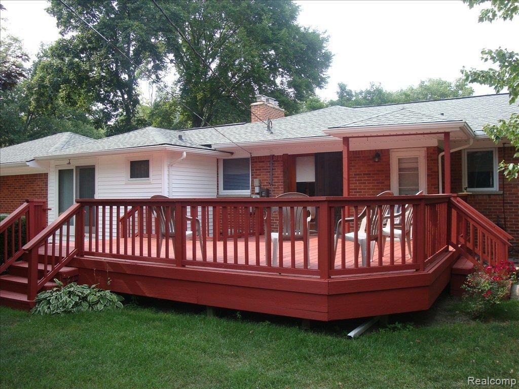 535 Sarsfield Drive Rochester, MI 48307 - Photo 6 of 15 Deck & Patio
