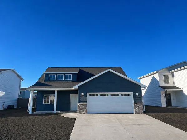 $376,000 | 6236 85th Avenue South, Horace, ND 58047