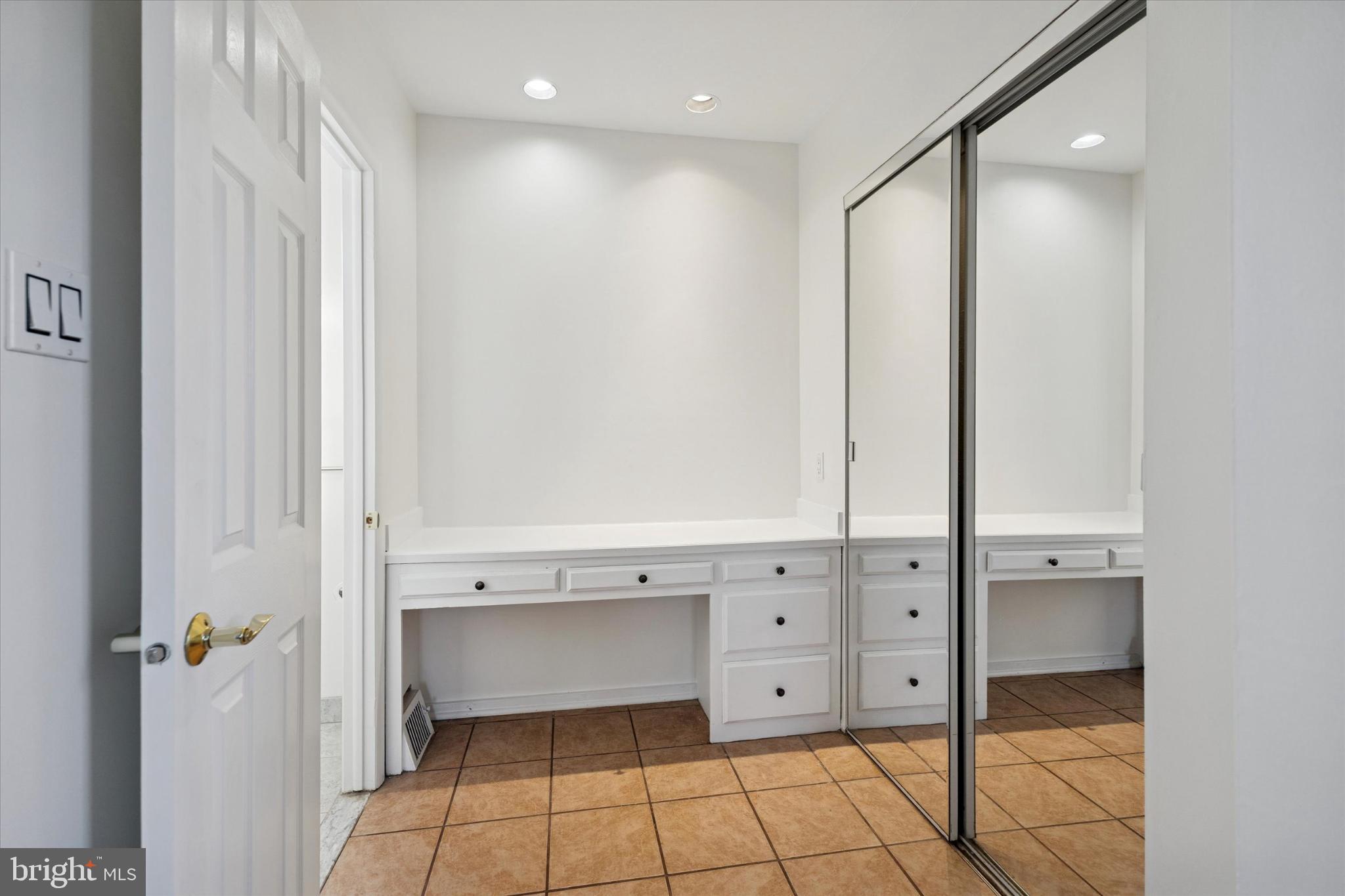 725 Springdell Road King of Prussia, PA 19406 - Photo 20 of 31 a view of walk in closet