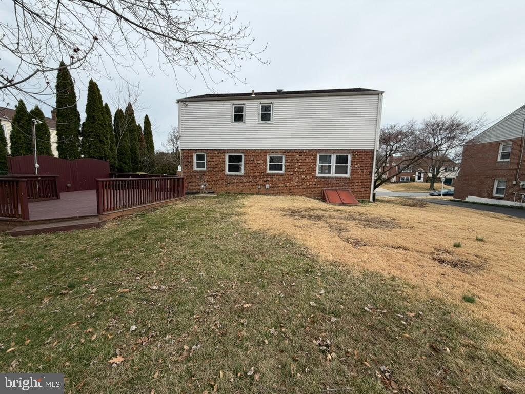 725 Springdell Road King of Prussia, PA 19406 - Photo 4 of 31 a view of a house with a yard