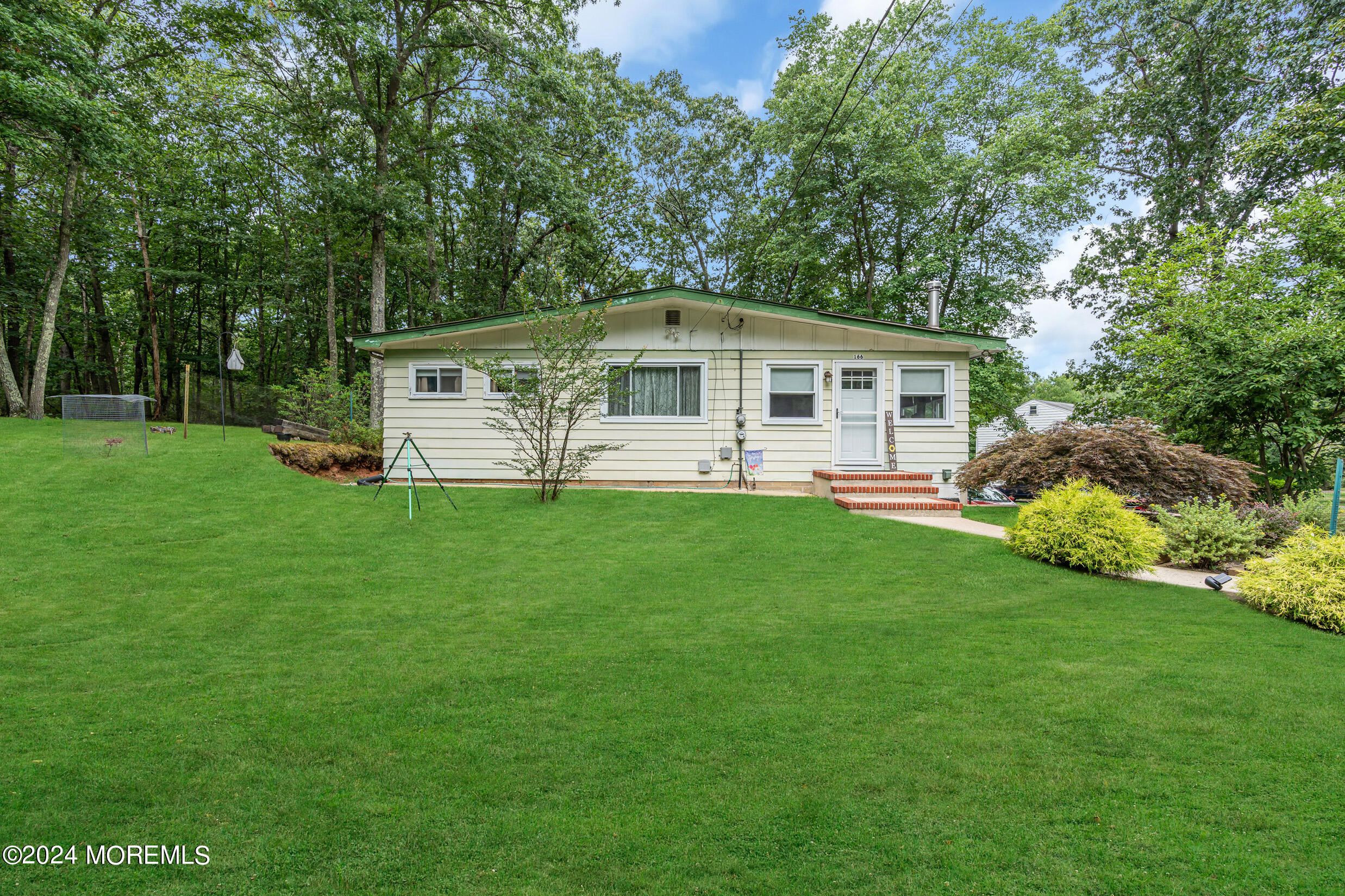 166 Willow Drive Jackson, NJ 08527 - Photo 3 of 38 1 (1)