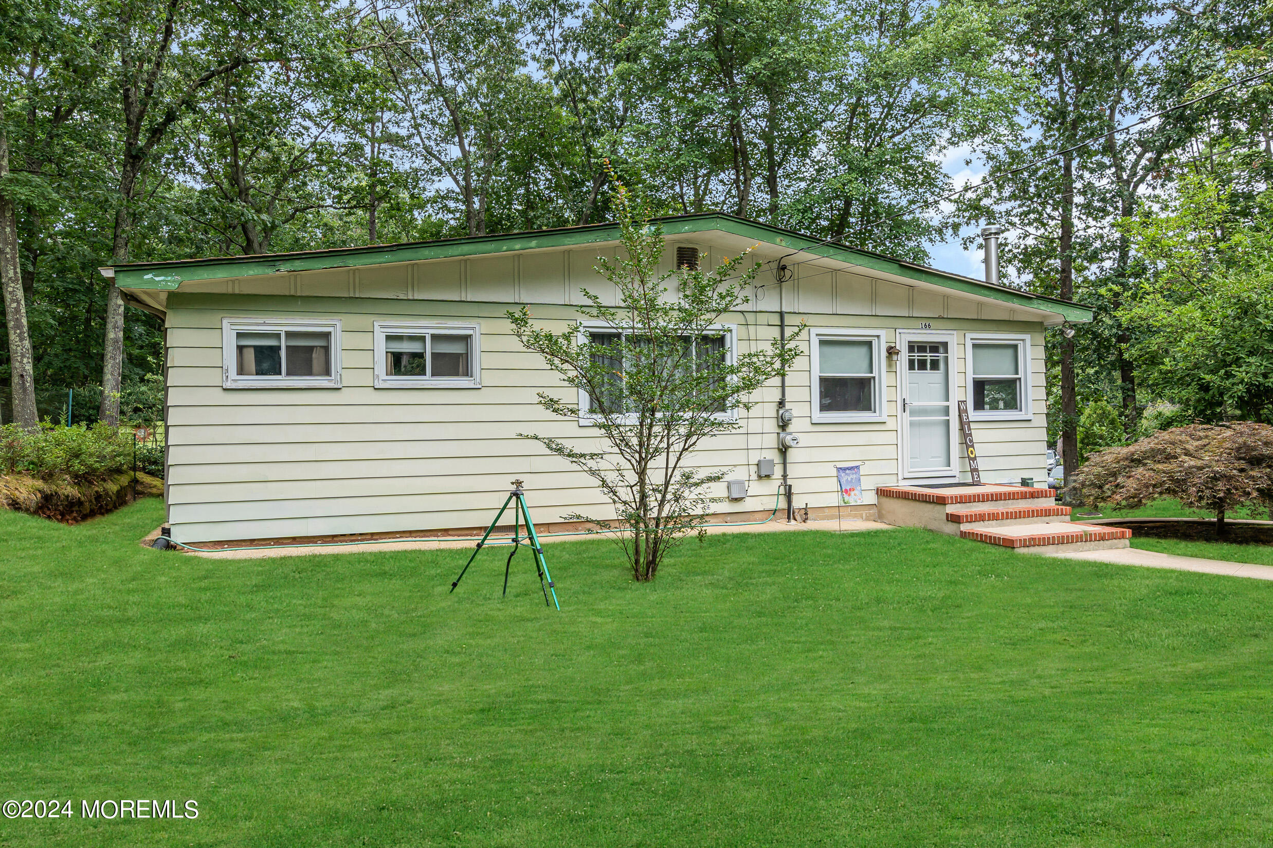 166 Willow Drive Jackson, NJ 08527 - Photo 5 of 38 1 (4)