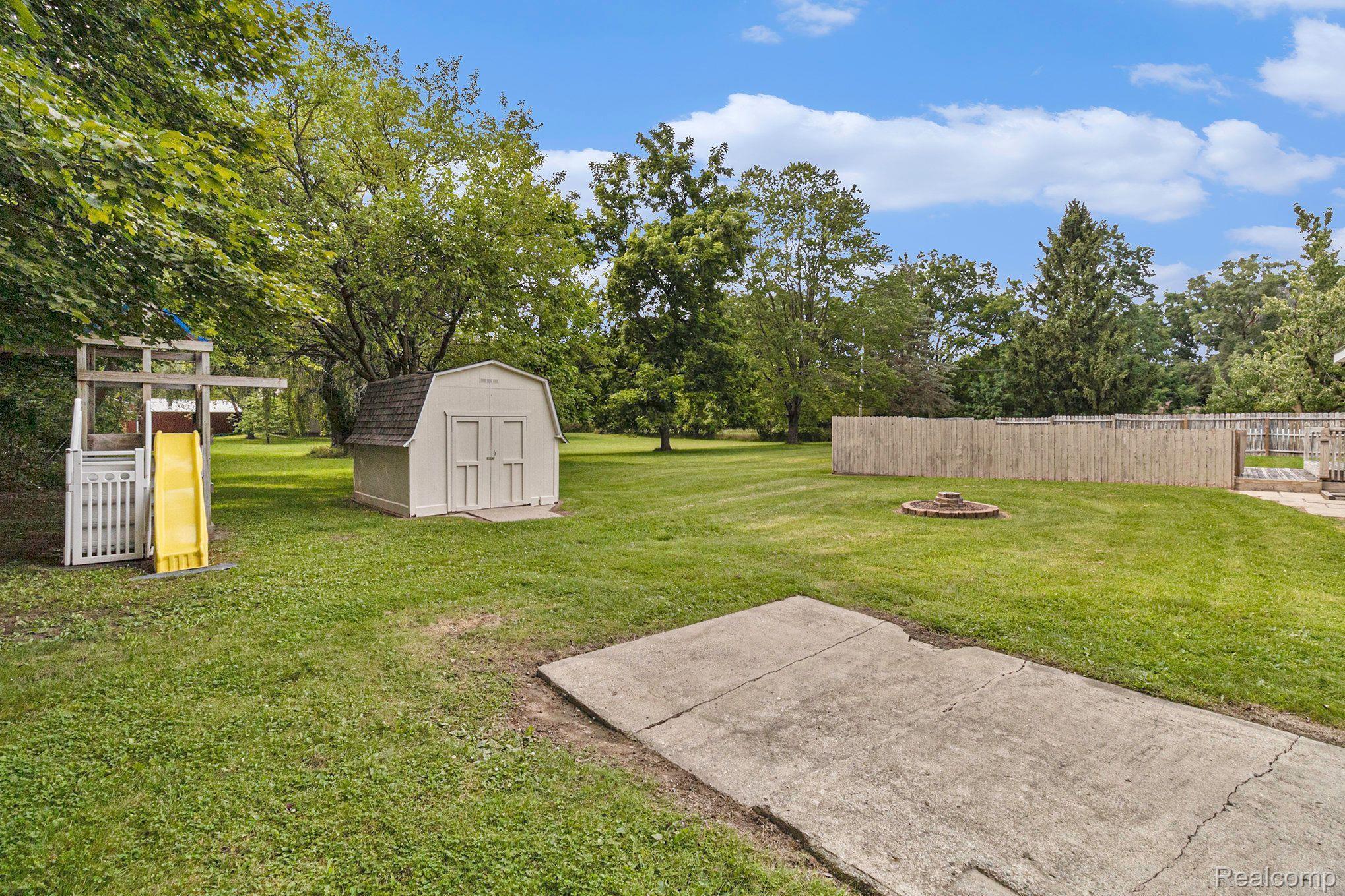 3141 Fisher Road Howell, MI 48855 - Photo 27 of 29 Gallery Image 27