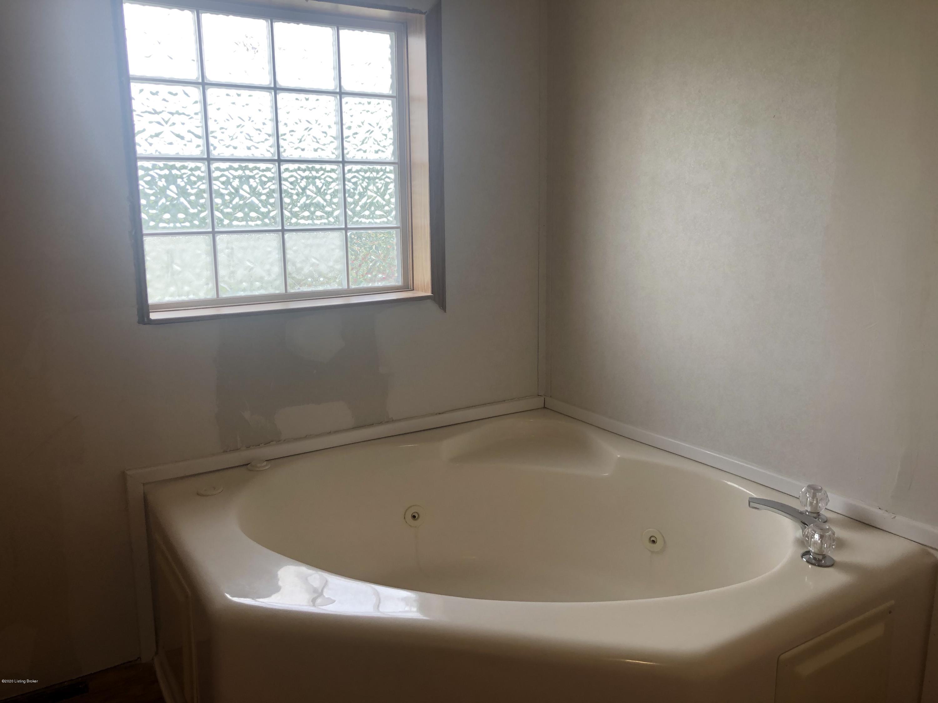 710 Hobbs Reesor Road Vine Grove, KY 40175 - Photo 22 of 32 rlwBWB7DT9GhwisdKFP7cA
