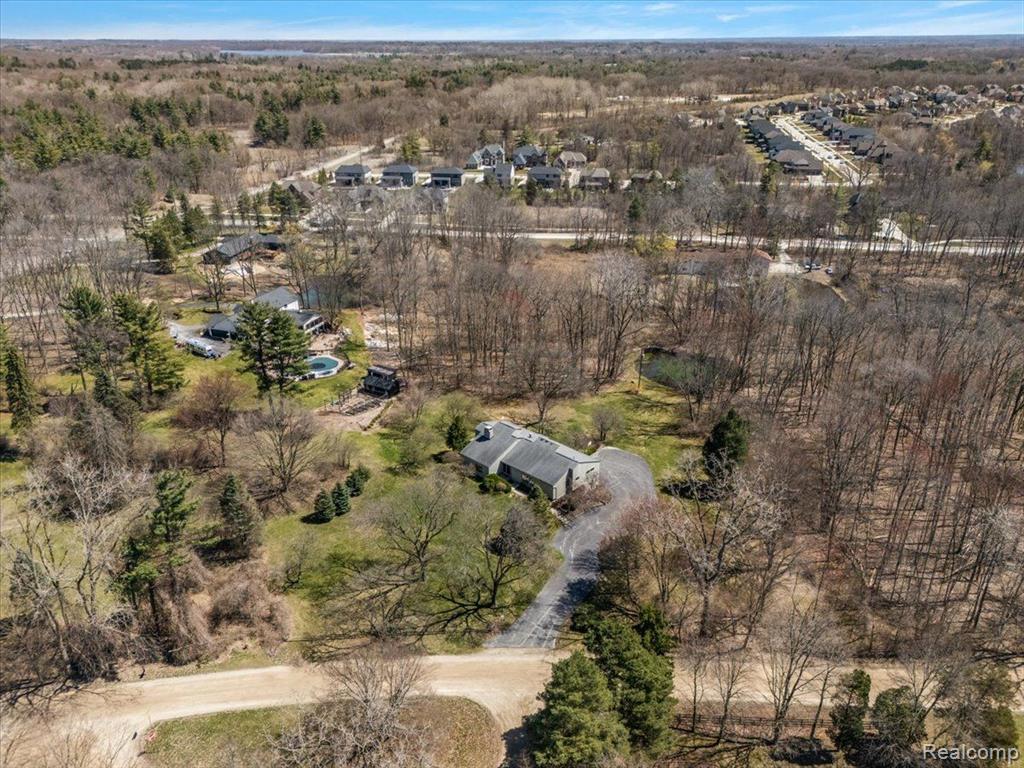 6145 Blue Beech Road Rochester Hills, MI 48306 - Photo 9 of 55