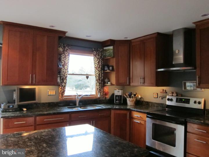 5991 Stovers Mill Road Doylestown, PA 18902 - Photo 7 of 21 Kitchen