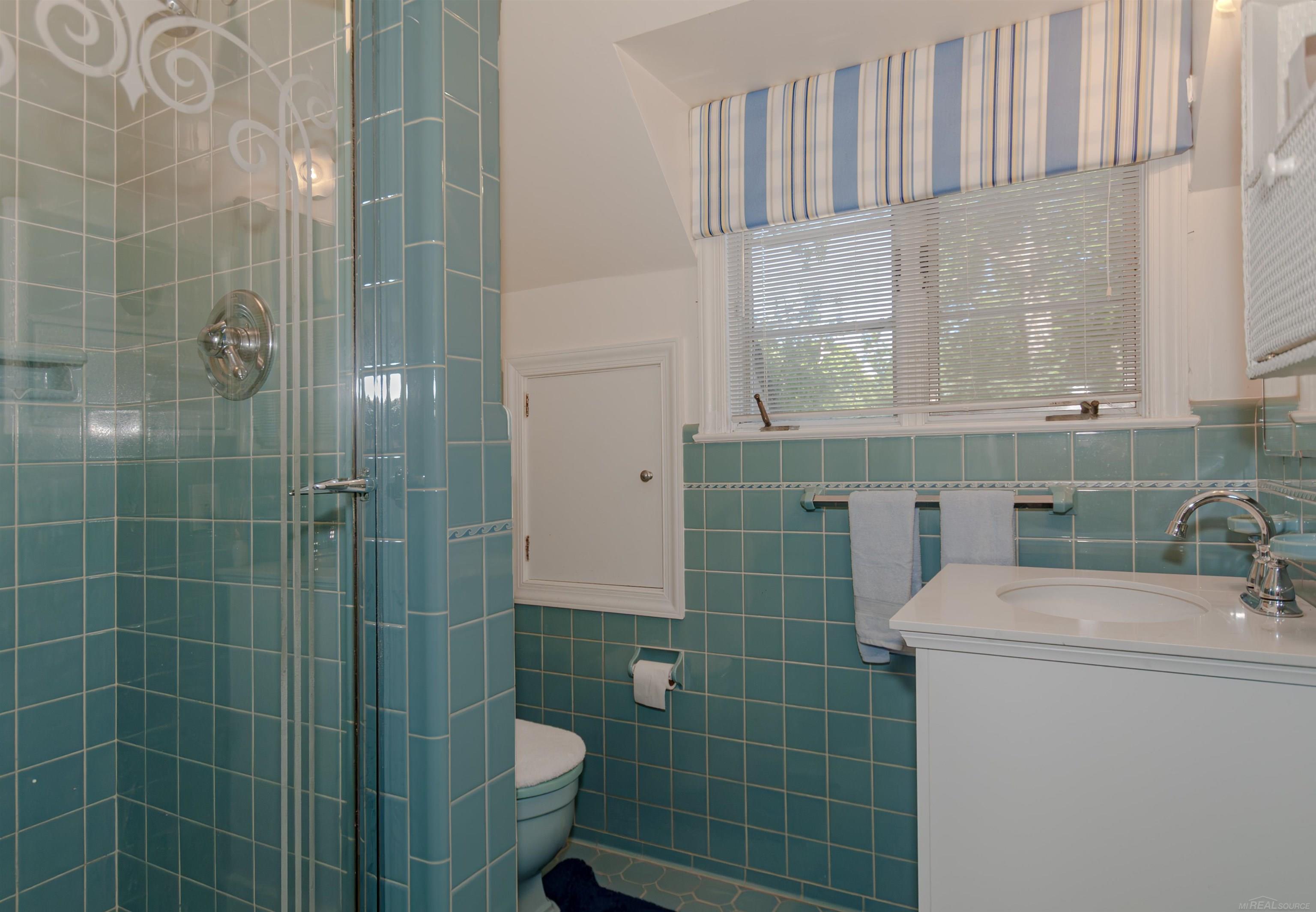 164 Lothrop Road Grosse Pointe, MI 48236 - Photo 38 of 54 50151741-71c0c092-6b64-4467-b610-8dc5154f1d8c.JPG
