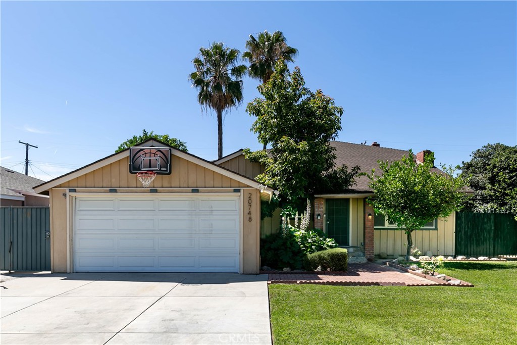 20748 Vose Street Winnetka, CA 91306 - Photo 3 of 26