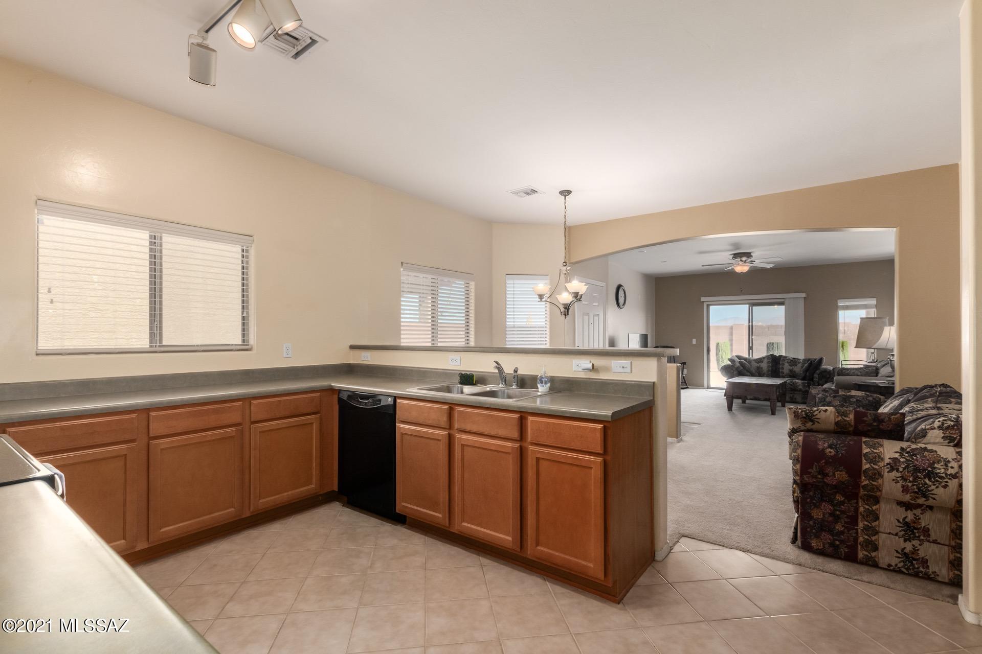 7623 East Fair Meadows Loop Tucson, AZ 85756 - Photo 10 of 40