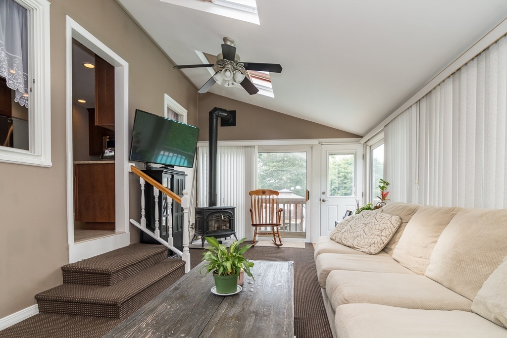 17 Amory Road Marlborough, MA 01752 - Photo 4 of 31 Gallery Image 4