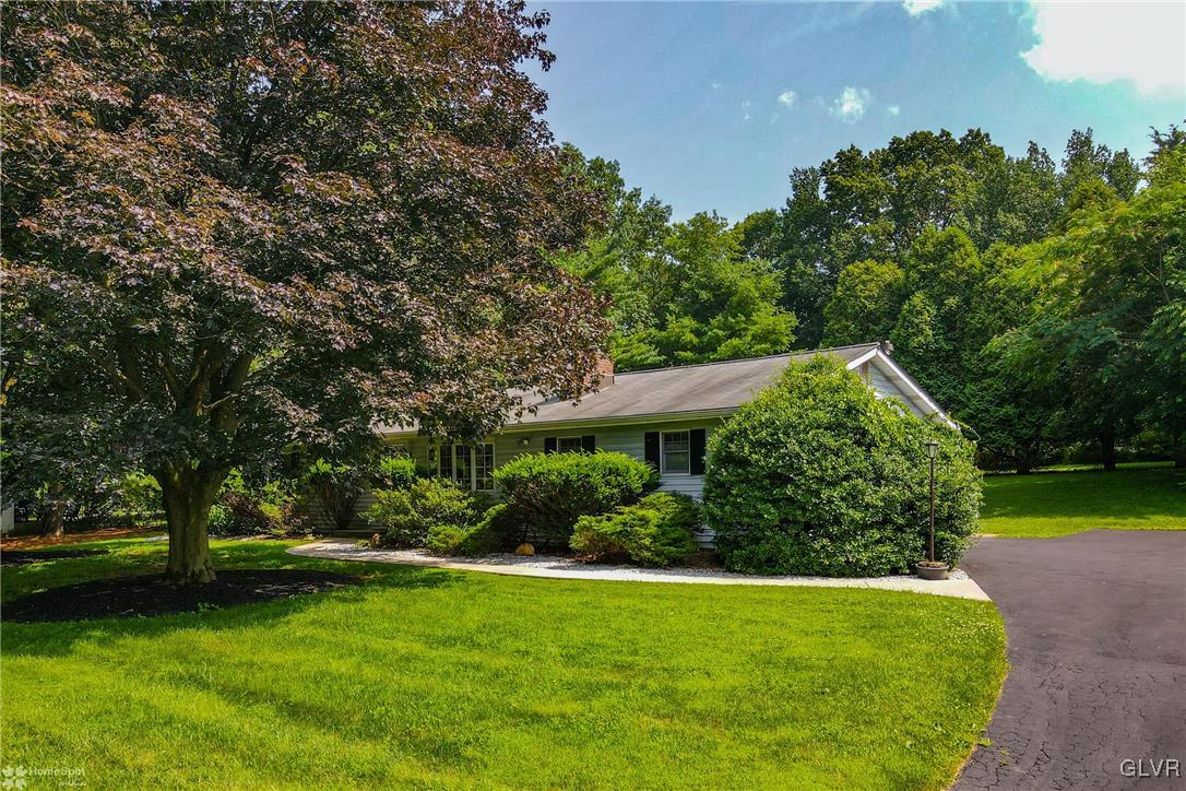 5546 Lanark Road Center Valley, PA 18034 - Photo 3 of 49 Gallery Image 3