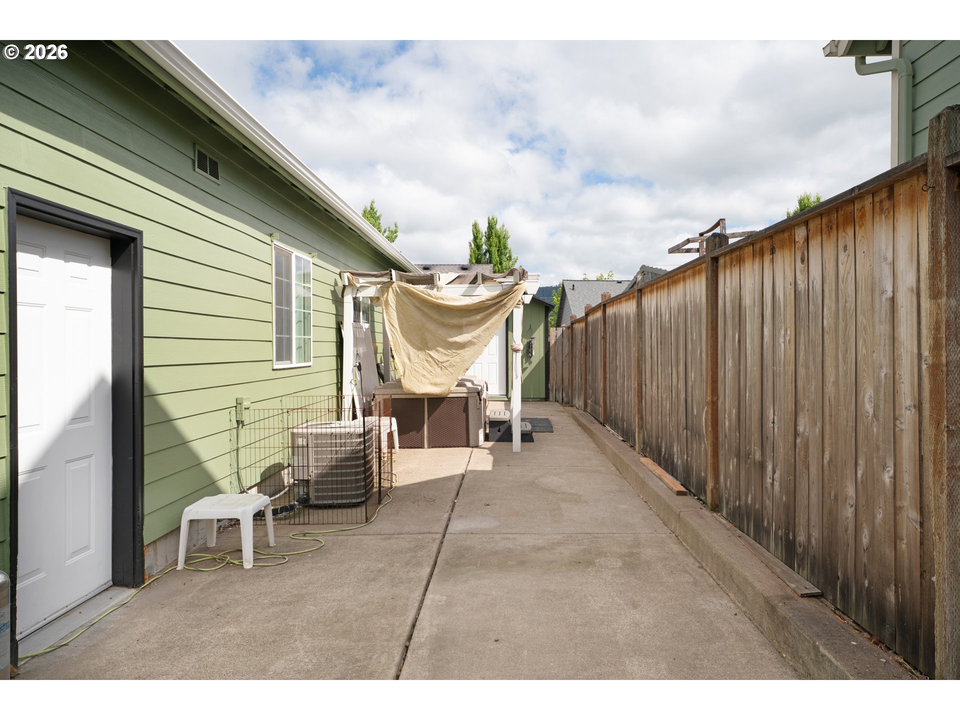3392 Falcon Drive Springfield, OR 97477 - Photo 37 of 46