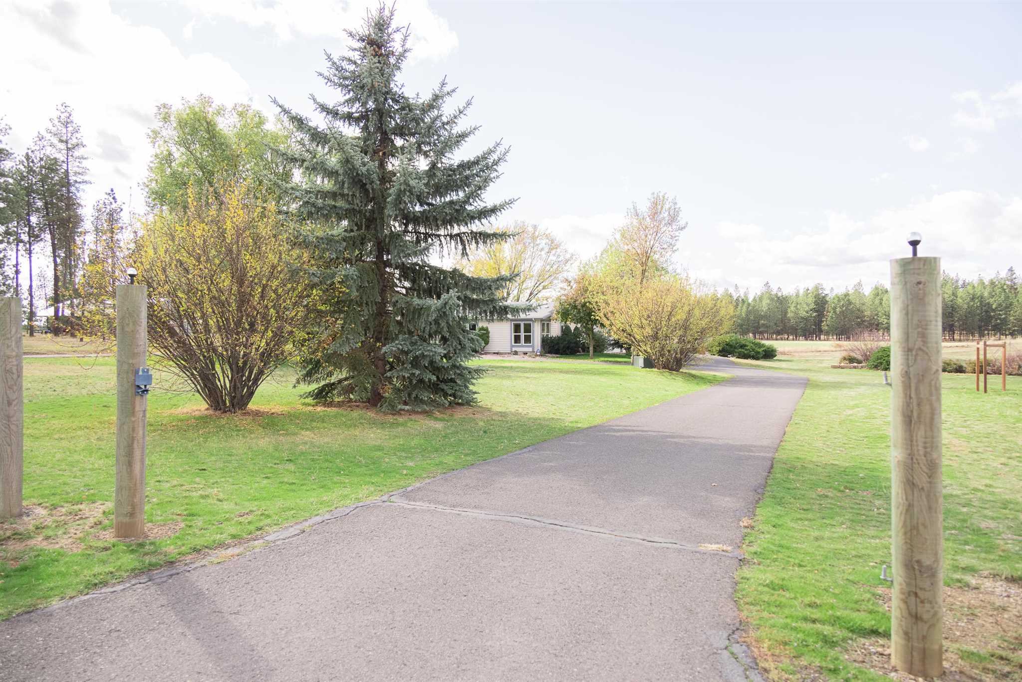 11404 South Keeney Road Spokane, WA 99224 - Photo 2 of 43