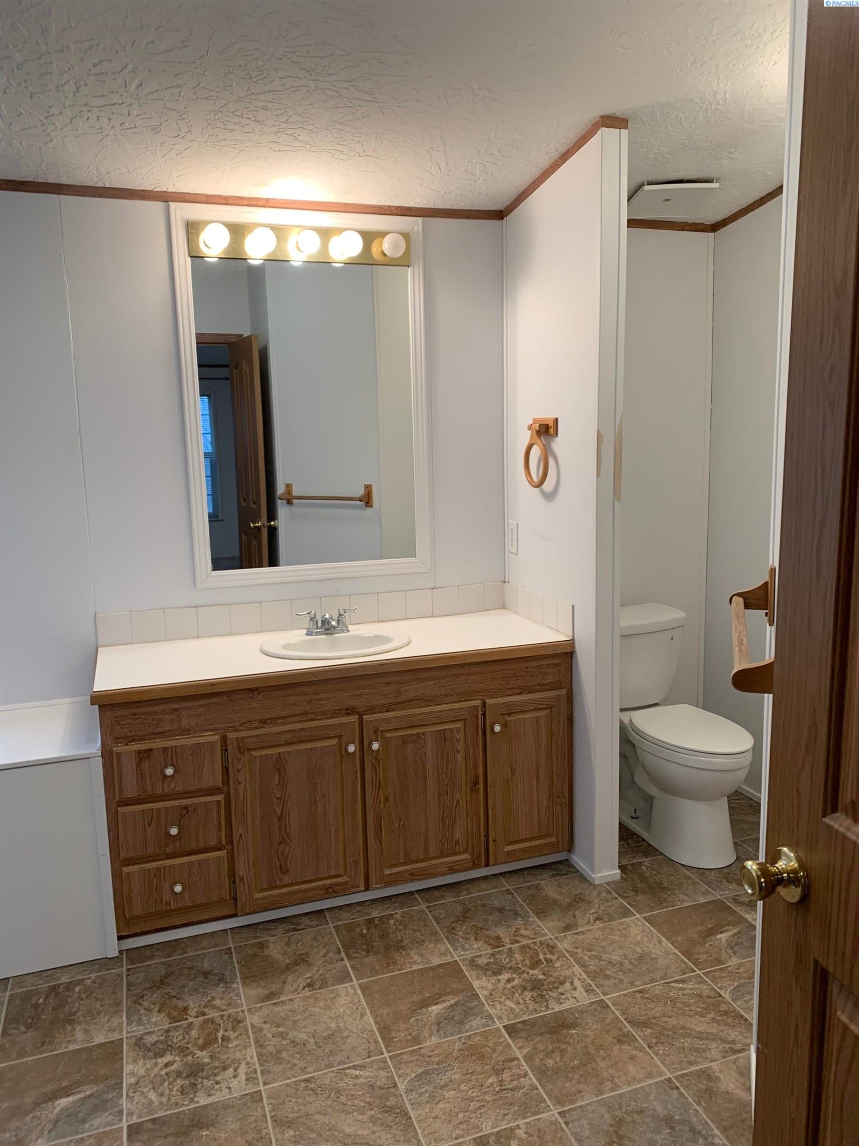 12807 Hicks Road Grandview, WA 98930 - Photo 30 of 45 Gallery Image 30