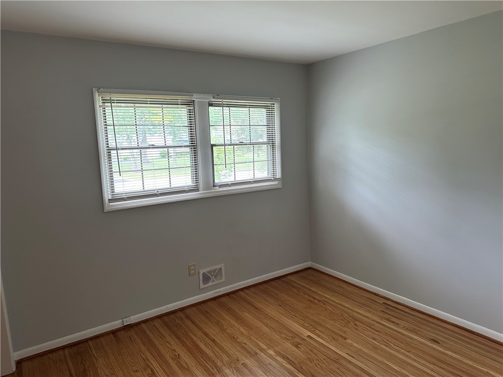 40 Guildhall Road Henrietta, NY 14623 - Photo 17 of 29