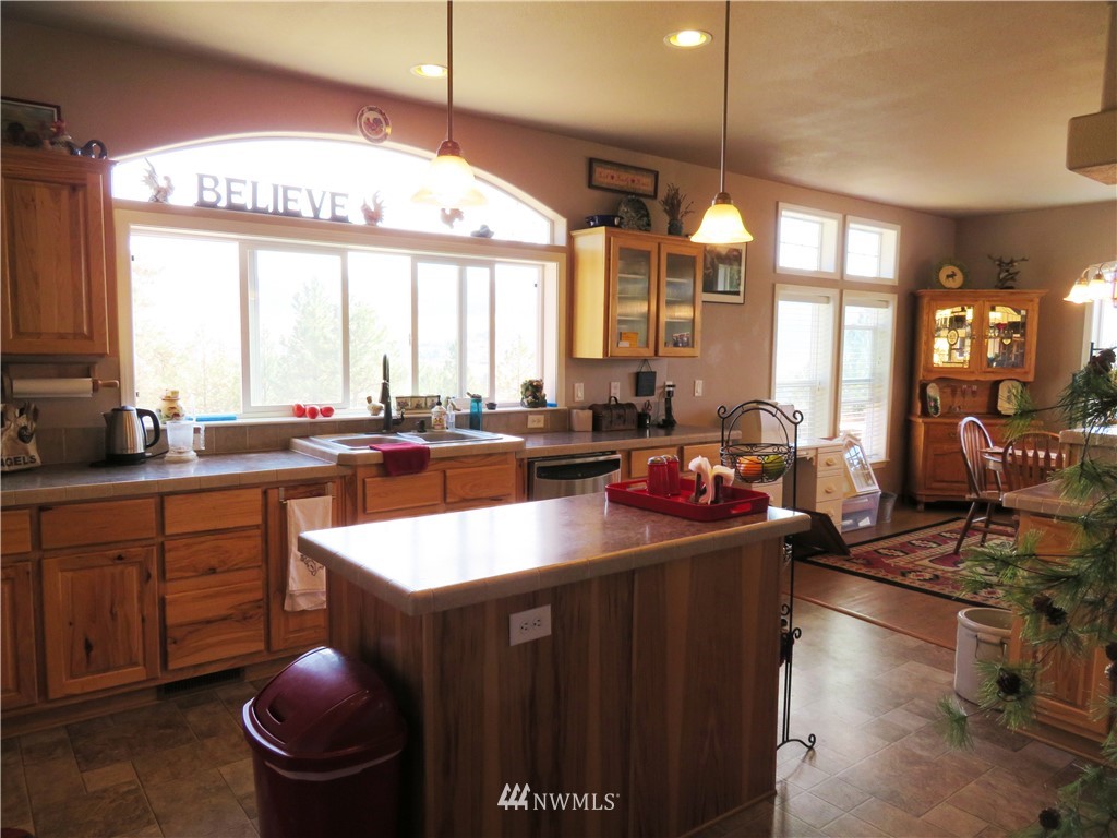 25 Gray Hawk Way Republic, WA 99166 - Photo 3 of 25 Gallery Image 3