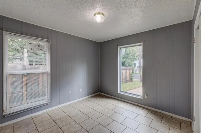 $1,695 | 1006 Fiesta Street, Unit A, Austin, TX 78702