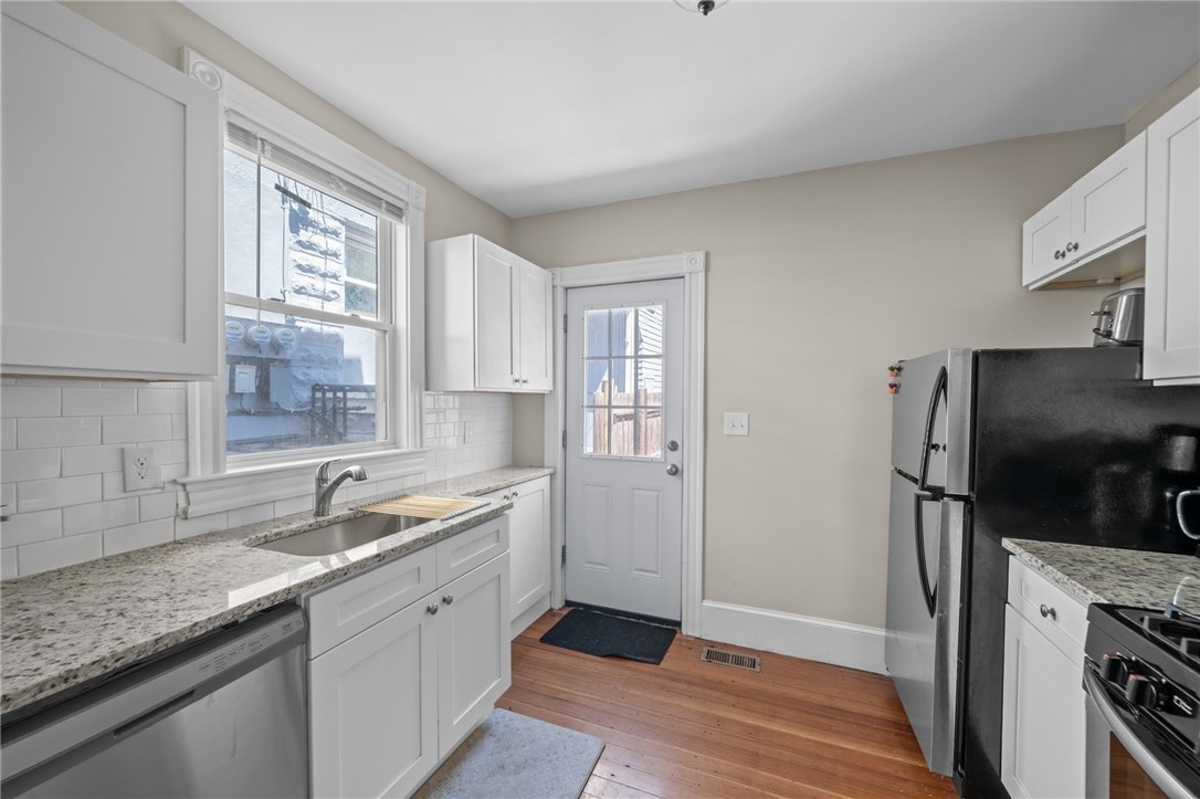 8 Spring Street, Unit A Newport, RI 02840 - Photo 11 of 30