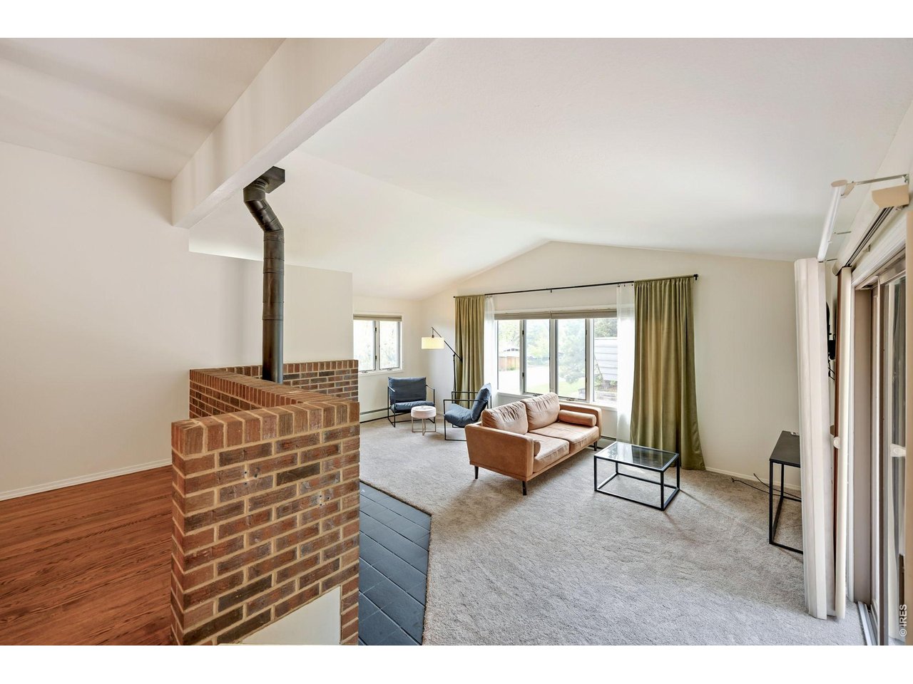 5411 South Manitou Road Littleton, CO 80123 - Photo 9 of 28 Gallery Image 9