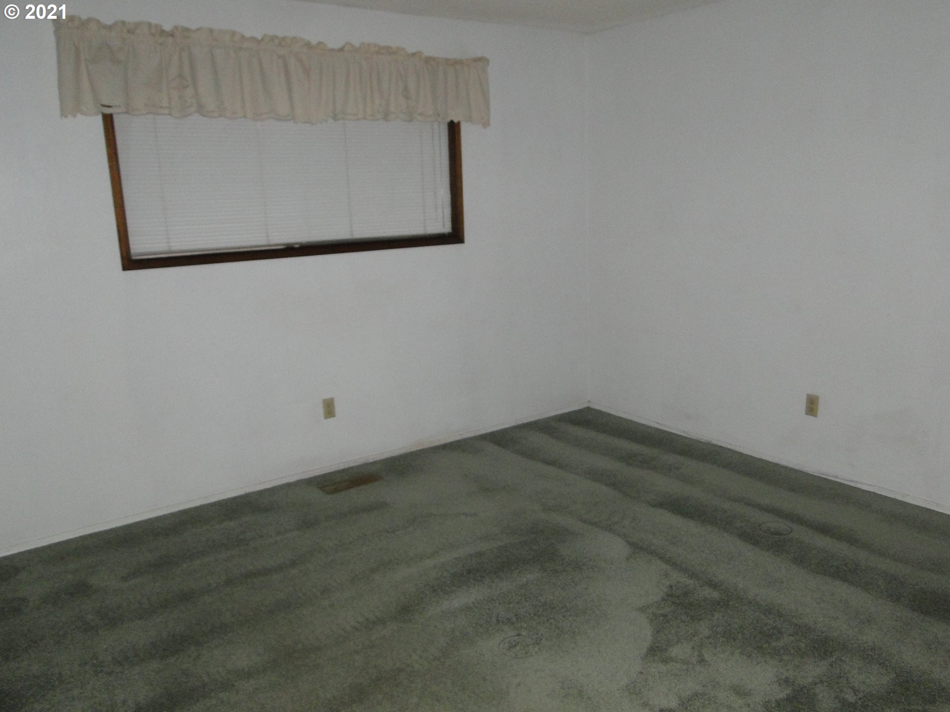 370 West Moore Avenue Hermiston, OR 97838 - Photo 14 of 24