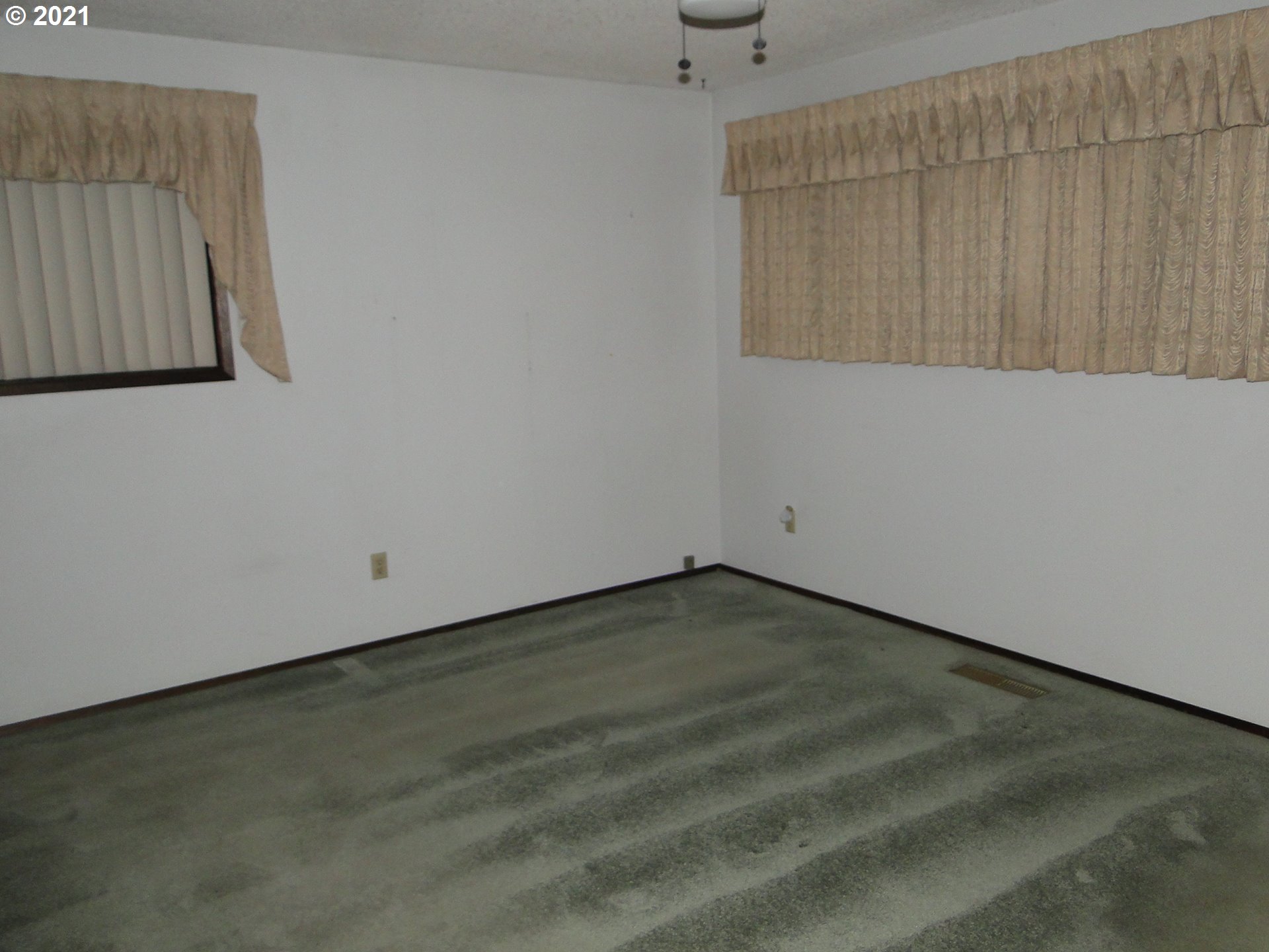 370 West Moore Avenue Hermiston, OR 97838 - Photo 15 of 24