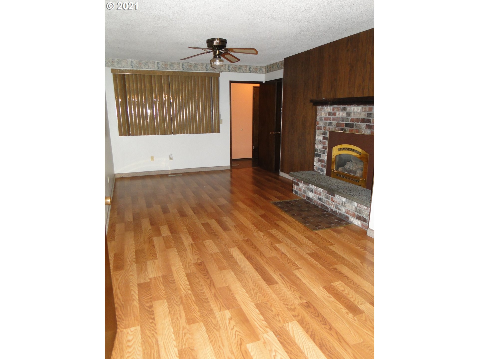 370 West Moore Avenue Hermiston, OR 97838 - Photo 3 of 24 a view of a storage & utility room