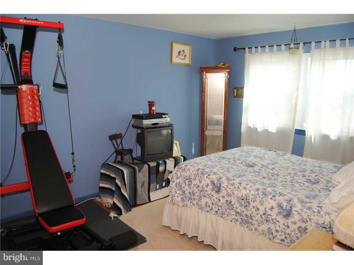 3549 Brookview Road Philadelphia, PA 19154 - Photo 13 of 13 Bedroom 3