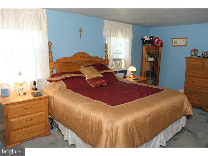 3549 Brookview Road Philadelphia, PA 19154 - Photo 8 of 13 Bedroom - Main