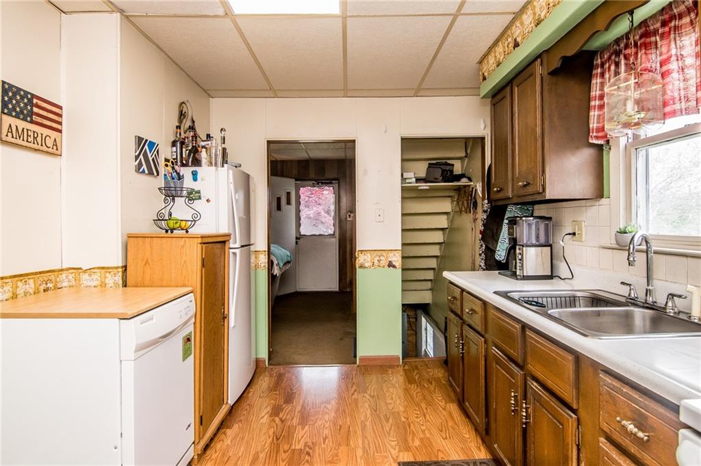 163 Oak Spring Road Canonsburg, PA 15317 - Photo 5 of 20 Gallery Image 5