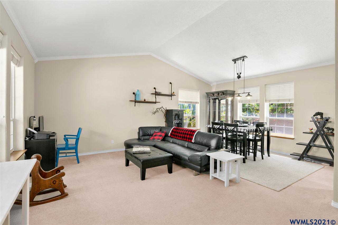 412 Southwest Cascade Meadow Drive Sublimity, OR 97385 - Photo 3 of 29 Gallery Image 3