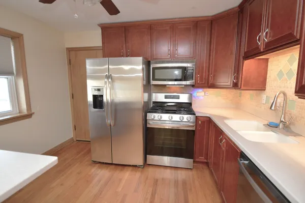 $1,900 | 1461 Balmoral Avenue, Unit 1N, Westchester, IL 60154