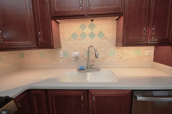 $1,900 | 1461 Balmoral Avenue, Unit 1N, Westchester, IL 60154