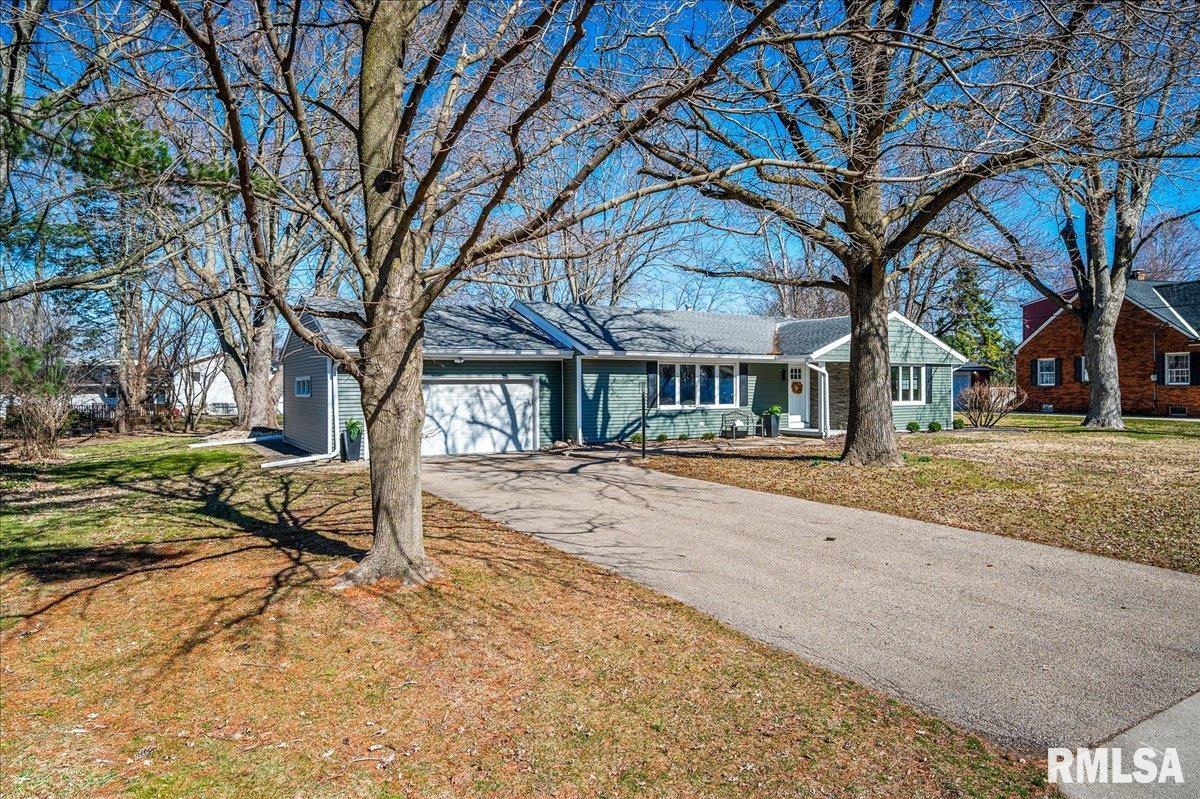 141 East High Point Road Peoria, IL 61614 - Photo 1 of 28 Gallery Image 1