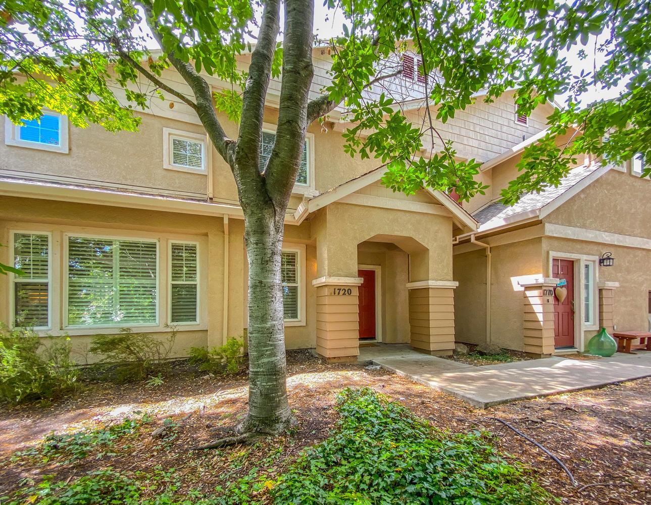 1720 Cutter Court San Ramon, CA 94583 - Photo 3 of 32 front view of a house with a yard