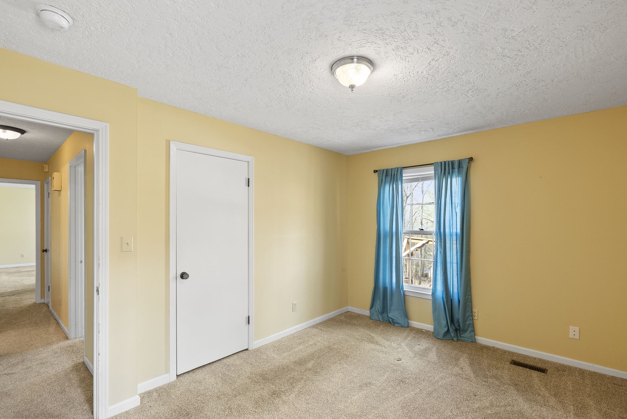 1628 Butler Mill Hollow Road Bethpage, TN 37022 - Photo 11 of 14 an empty room with windows