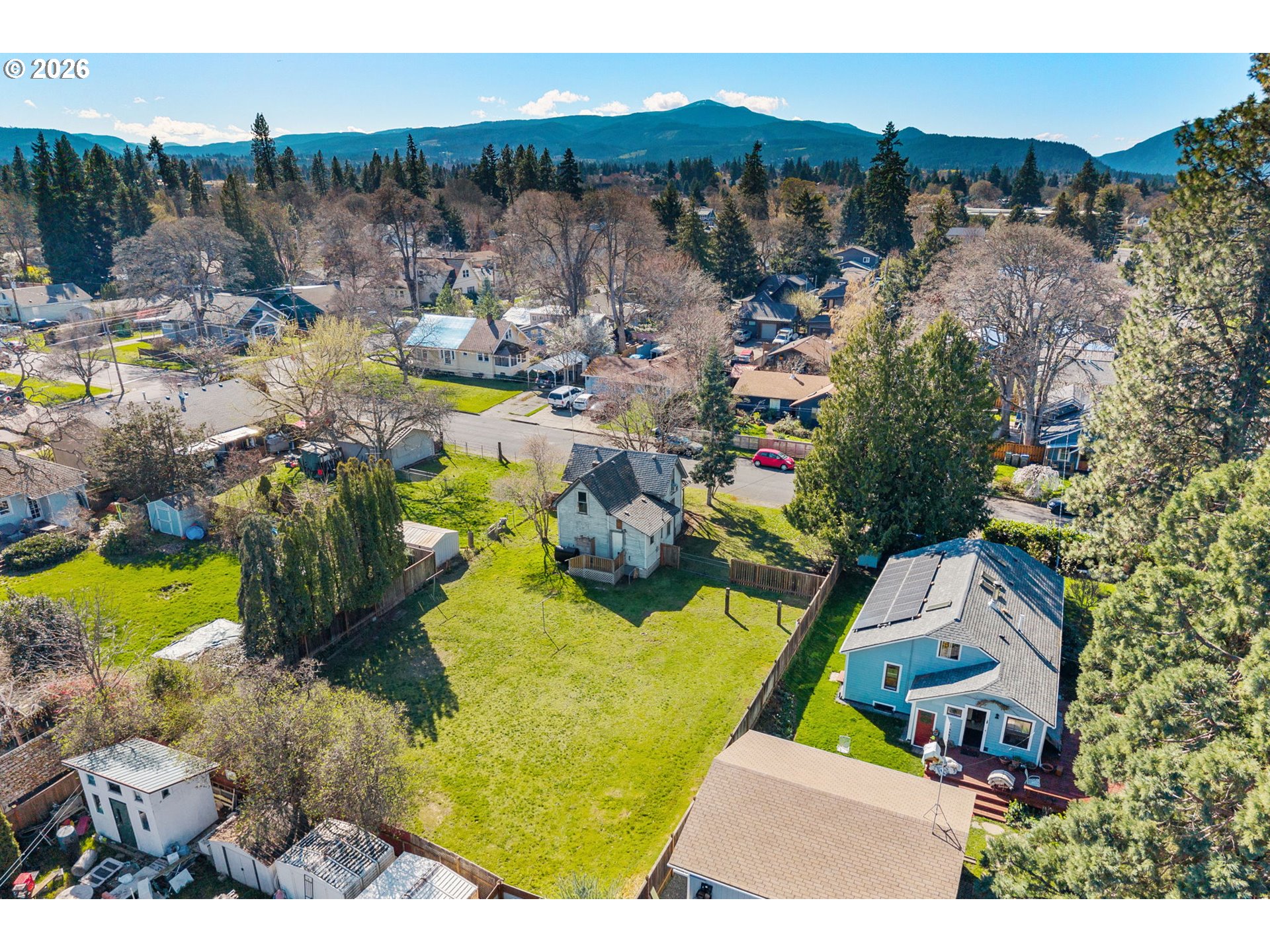 1011 5th Street Hood River, OR 97031 - Photo 3 of 18