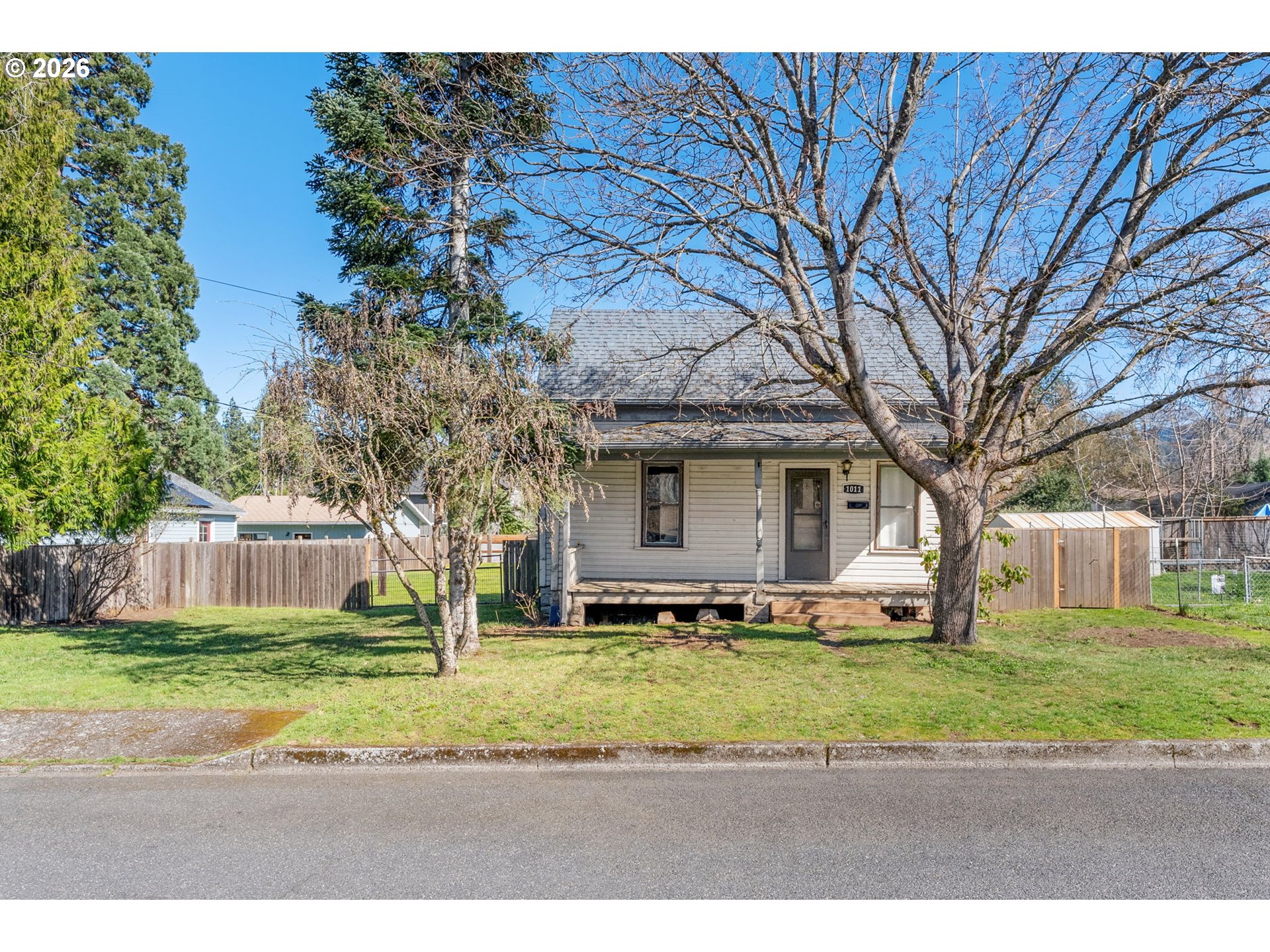 1011 5th Street Hood River, OR 97031 - Photo 7 of 18