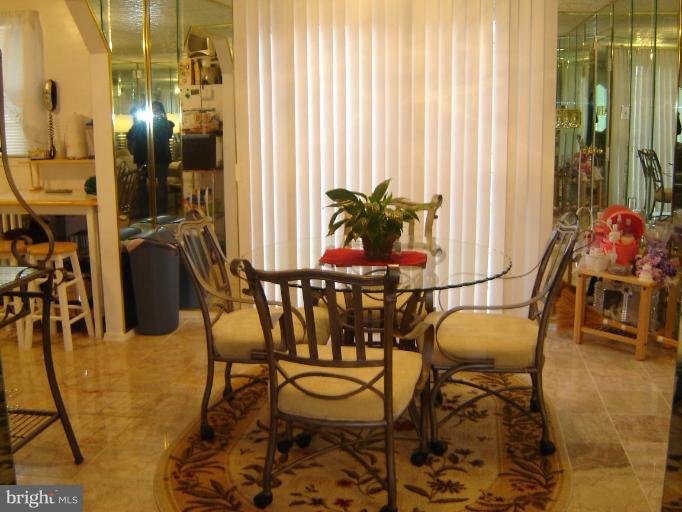 12306 Brolass Road Clinton, MD 20735 - Photo 6 of 11 Dining Area