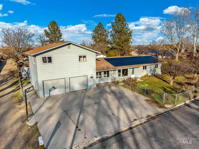 $399,990 | 503 Northwest 3rd Street, Fruitland, ID 83619