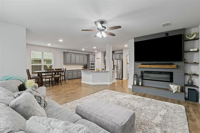 $385,000 | 1013 Stockton Drive, Godley, TX 76044