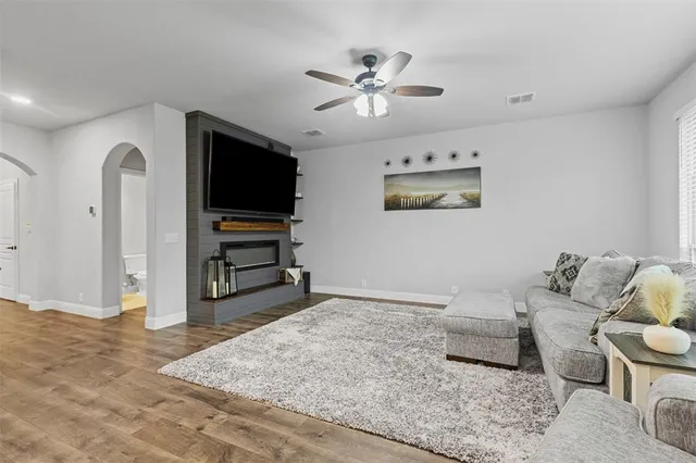 $385,000 | 1013 Stockton Drive, Godley, TX 76044