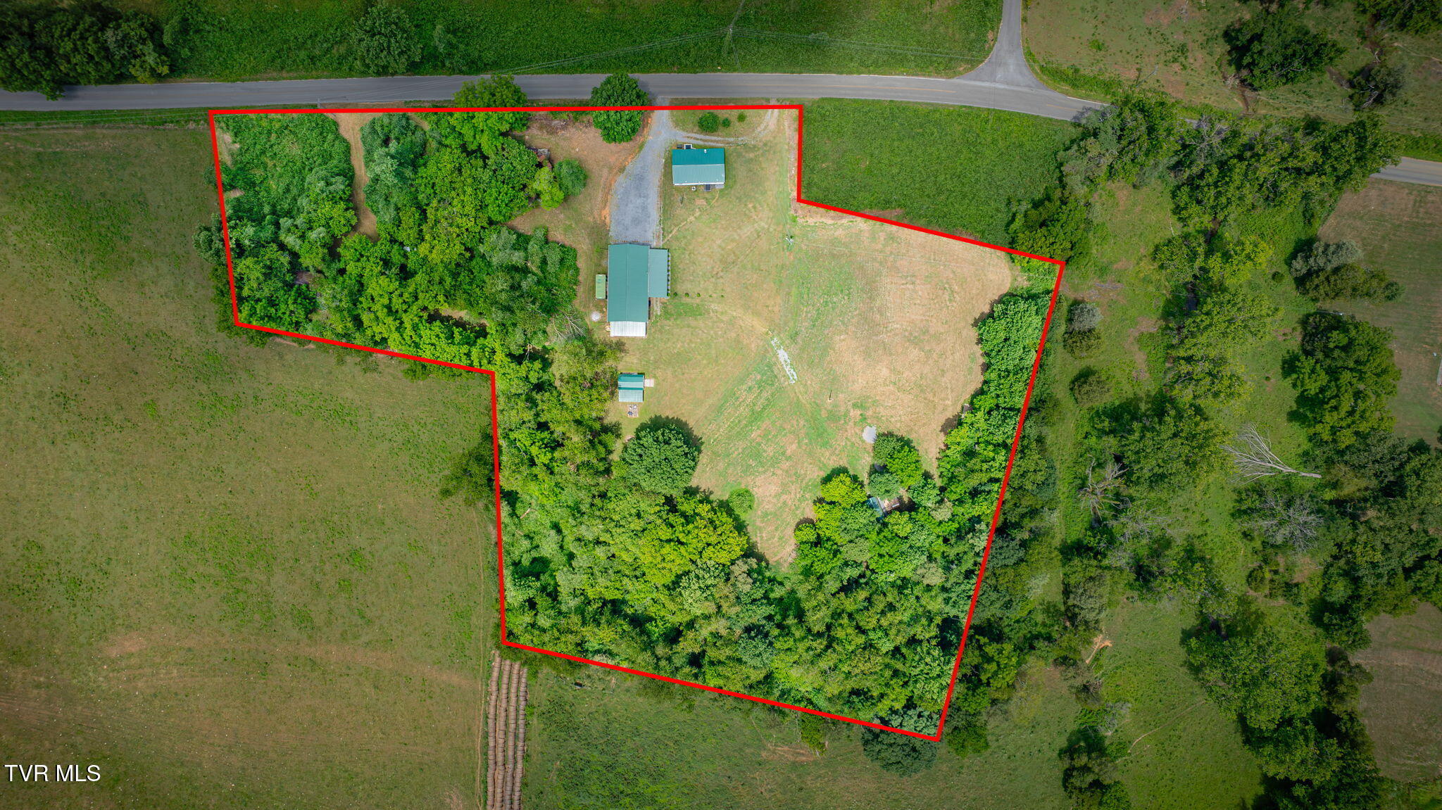 2588 West Carters Valley Road Surgoinsville, TN 37873 - Photo 2 of 54 105a
