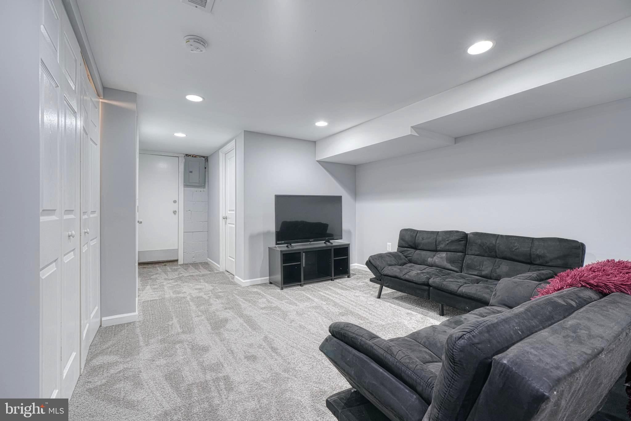 1929 Jasmine Road Dundalk, MD 21222 - Photo 20 of 30 SPACIOUS FAM RM w/RECESSED LIGHTS, NEW CARPET!