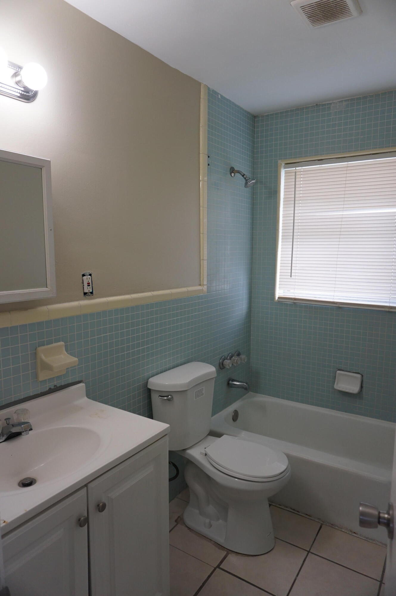 1601 AC Evans Street, Unit 7 Riviera Beach, FL 33404 - Photo 5 of 7 DSC06568