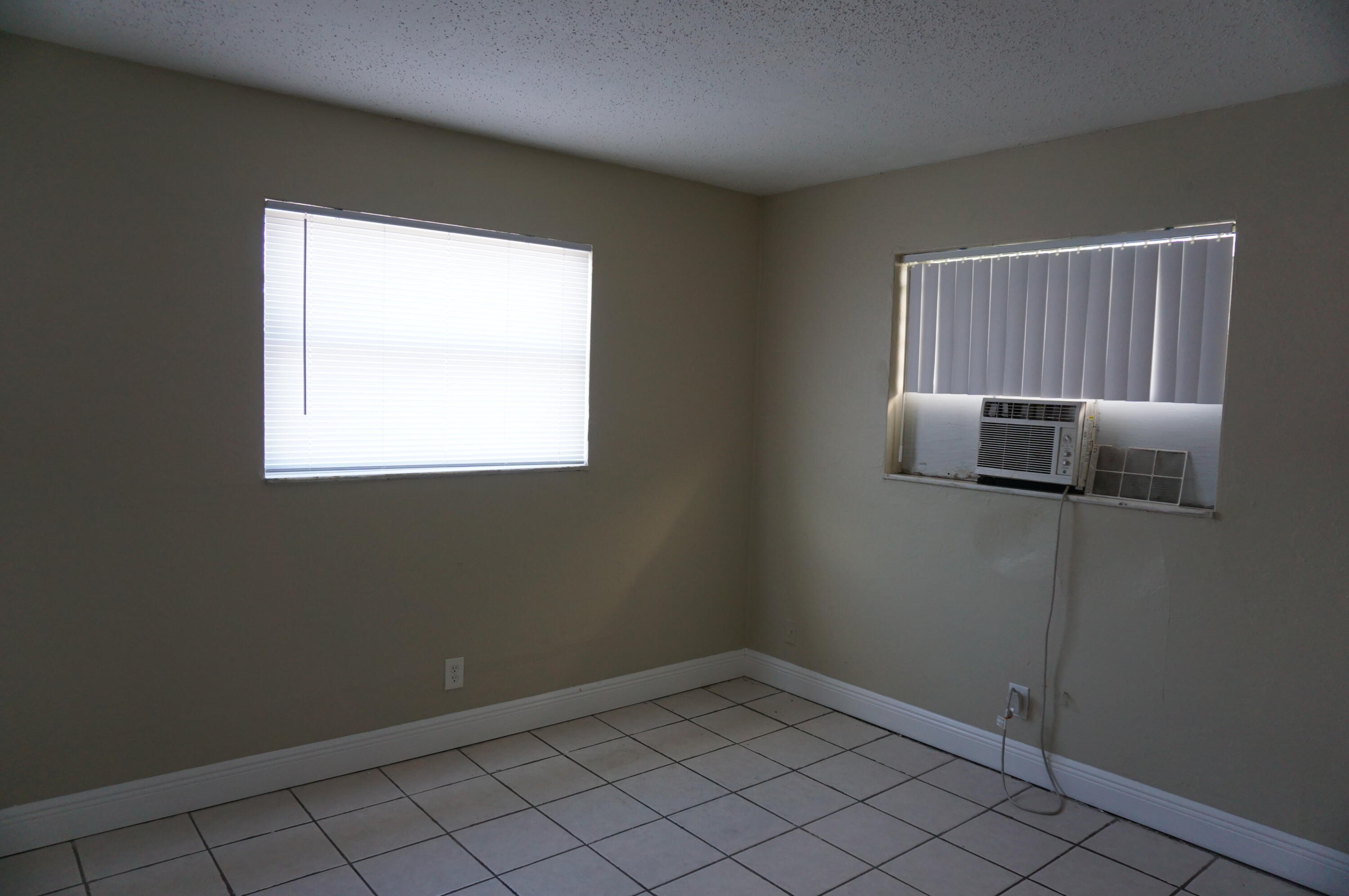 1601 AC Evans Street, Unit 7 Riviera Beach, FL 33404 - Photo 6 of 7 DSC06571